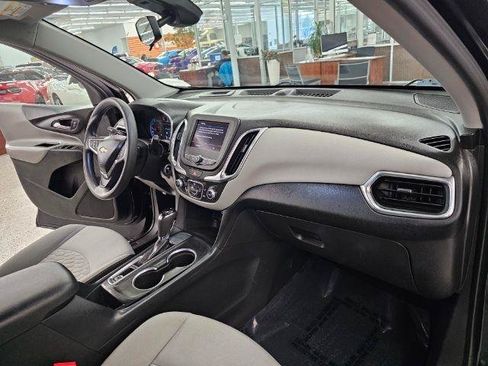 Used 2021 Chevrolet Equinox LS w/ LS Convenience Package FWD image 14