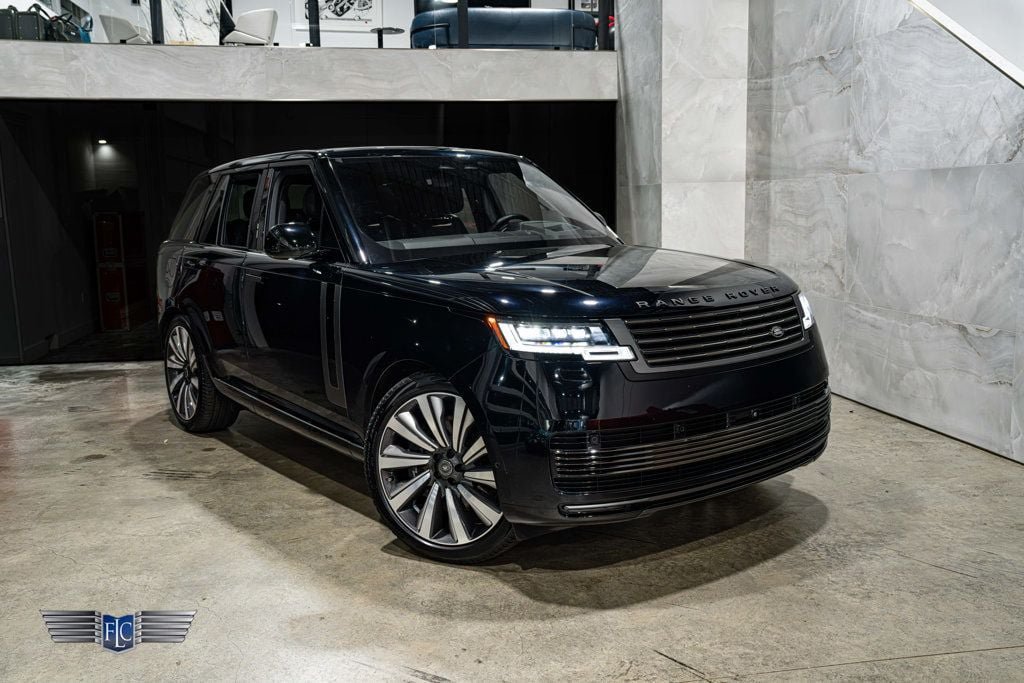 Used 2023 Land Rover Range Rover SV AWD/4WD image 4