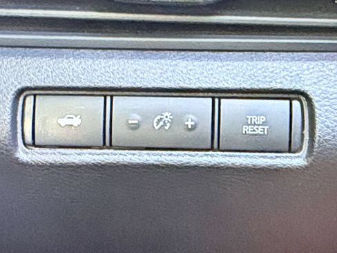 Used 2025 Nissan Altima 2.5 SV FWD image 34