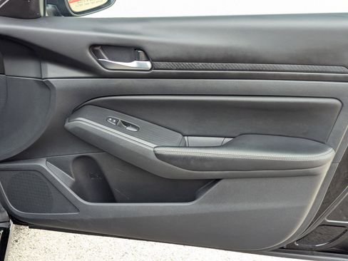 Used 2024 Nissan Altima 2.5 SV image 28