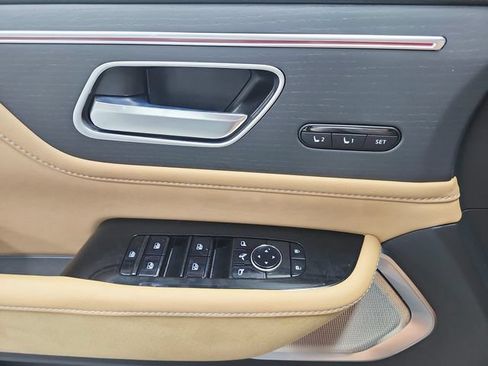 Used 2025 INFINITI QX80 Sensory AWD/4WD image 32