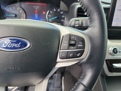 Used 2023 Ford Explorer XLT RWD image 23
