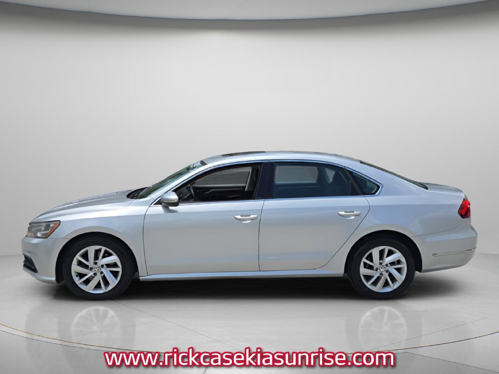 Used 2018 Volkswagen Passat 2.0T SE FWD image 3