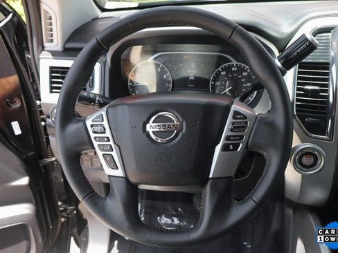 Used 2020 Nissan Titan SV w/ SV Convenience Package image 19
