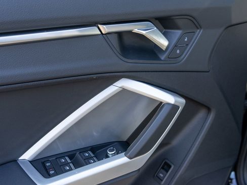 Used 2025 Audi Q3 2.0T Premium image 15