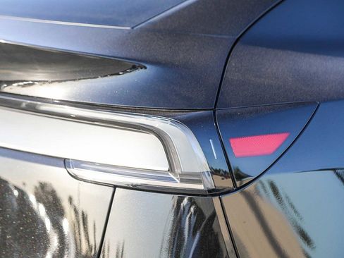 Used 2026 Tesla Model Y Premium image 9