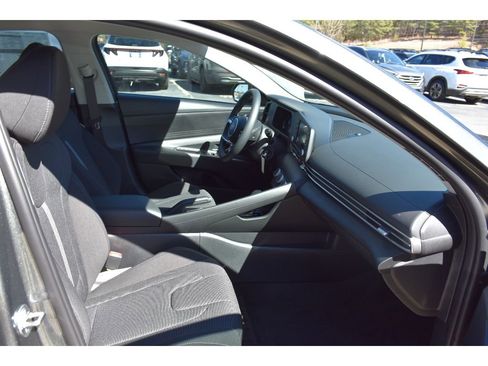 New 2026 Hyundai Elantra SE image 13