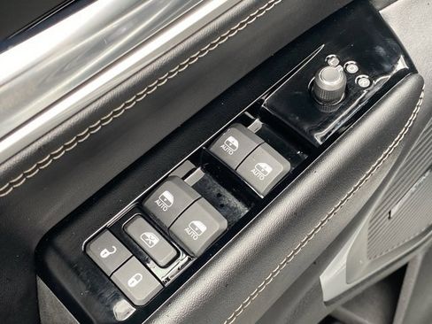 Used 2023 Jeep Wagoneer Series III w/ Preferred Equipment Group image 23