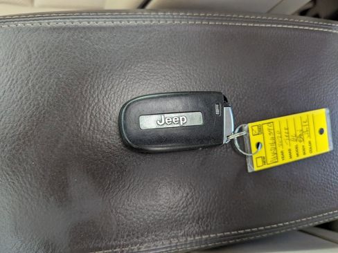 Used 2020 Jeep Grand Cherokee Summit w/ Platinum Series Group image 28