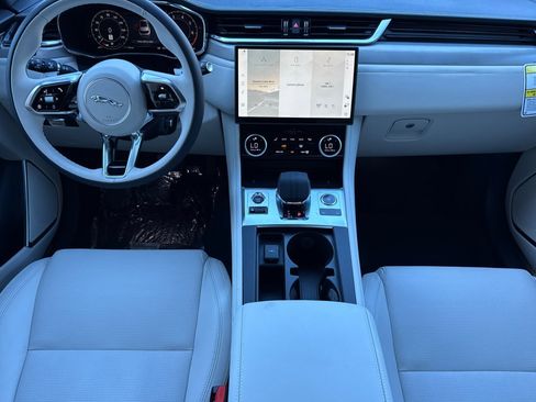 New 2026 Jaguar F-PACE R-Dynamic S image 25