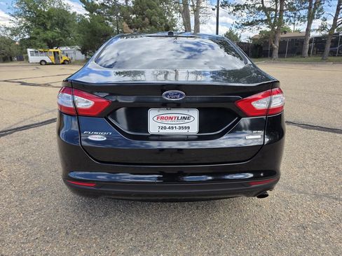 Used 2016 Ford Fusion SE FWD image 5
