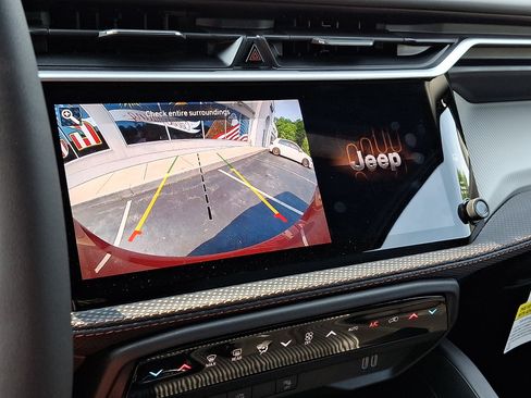 New 2026 Jeep Cherokee Limited AWD/4WD image 13