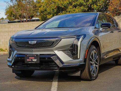 New 2026 Cadillac Optiq Sport 1 w/ LPO, Floor Liner Package image 2