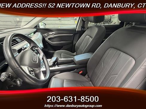 Used 2021 Audi e-tron Premium w/ Convenience Plus Package AWD/4WD image 18