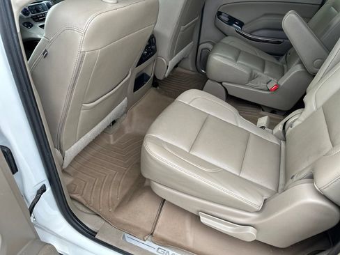 Used 2020 GMC Yukon XL SLT w/ Premium Edition RWD image 34