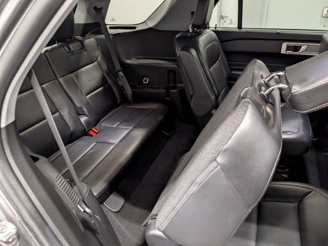 Used 2023 Ford Explorer Limited w/ Equipment Group 301A AWD/4WD image 37