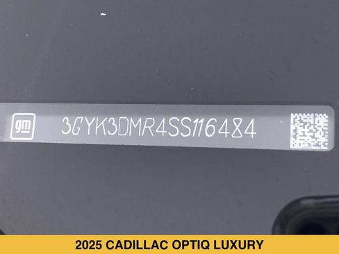 Certified 2025 Cadillac Optiq Luxury 2 AWD/4WD image 16