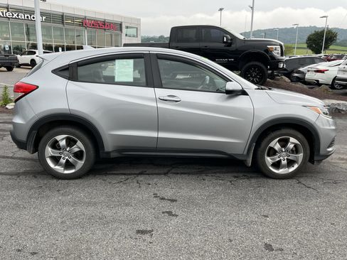 Used 2021 Honda HR-V LX image 2