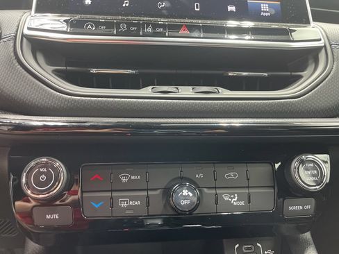 New 2026 Jeep Compass Latitude AWD/4WD image 15