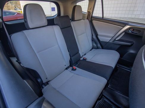 Used 2018 Toyota RAV4 XLE image 17