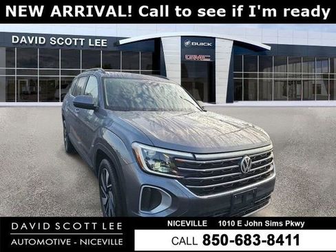 Used 2025 Volkswagen Atlas SE AWD/4WD image 1