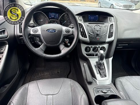 Used 2014 Ford Focus SE w/ Equipment Group 201A FWD image 18