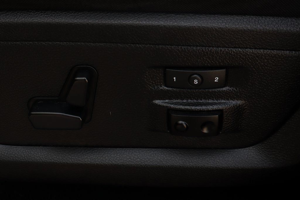 Used 2013 RAM 1500 Laramie w/ Convenience Group AWD/4WD image 17