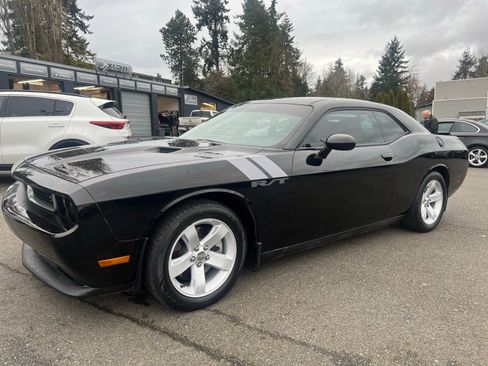 Used 2012 Dodge Challenger R/T image 1