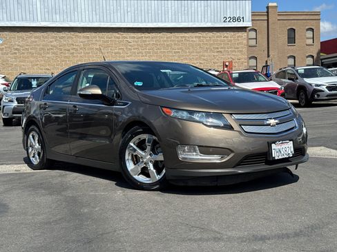 Used 2014 Chevrolet Volt Premium w/ Premium Trim Package image 2