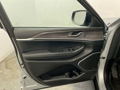 Used 2021 Jeep Grand Cherokee L Limited image 20