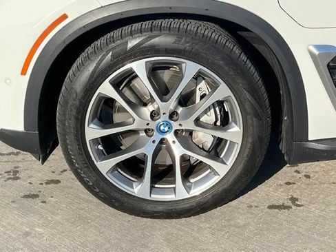 Used 2025 BMW X5 xDrive50e AWD/4WD image 7