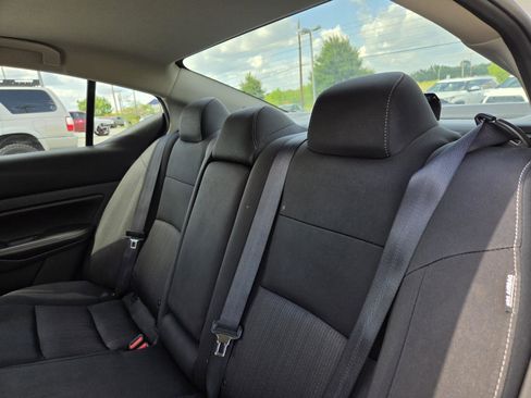 Used 2024 Nissan Altima 2.5 SV FWD image 28