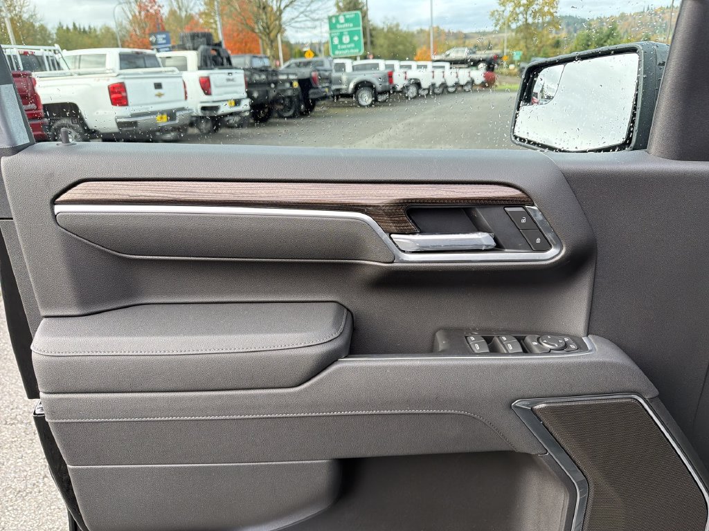 New 2026 Chevrolet Silverado 1500 RST w/ LPO, Dark Essentials Package AWD/4WD image 24