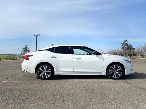 Used 2016 Nissan Maxima SR FWD image 4
