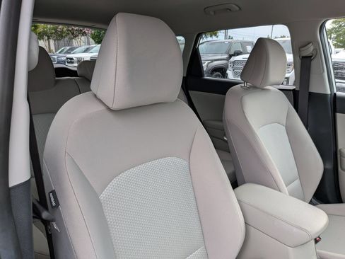 Used 2025 Kia Soul LX w/ LX Technology Package FWD image 36