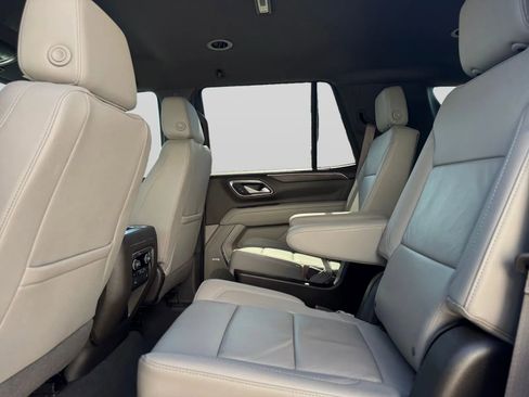 Used 2023 Chevrolet Tahoe Z71 w/ Luxury Package AWD/4WD image 28