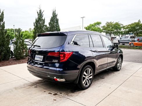 Used 2016 Honda Pilot Touring image 11
