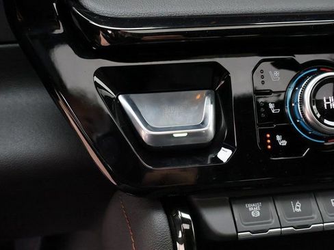 New 2026 GMC Sierra 2500 AT4 w/ AT4 Premium Plus Package AWD/4WD image 31