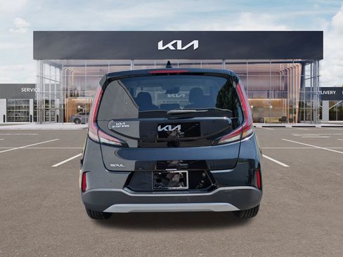 Certified 2024 Kia Soul LX FWD image 5