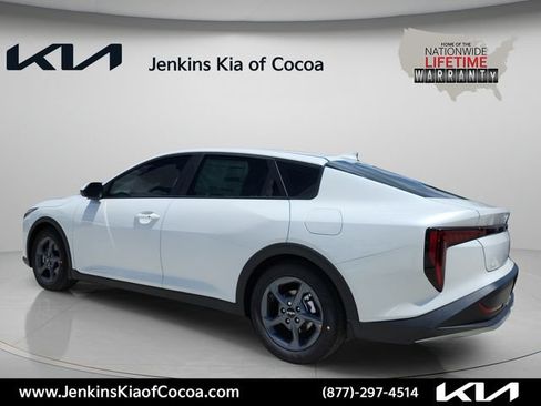 New 2026 Kia K4 FWD image 8