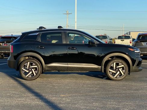 New 2026 Nissan Kicks SV w/ SV Premium Package image 3