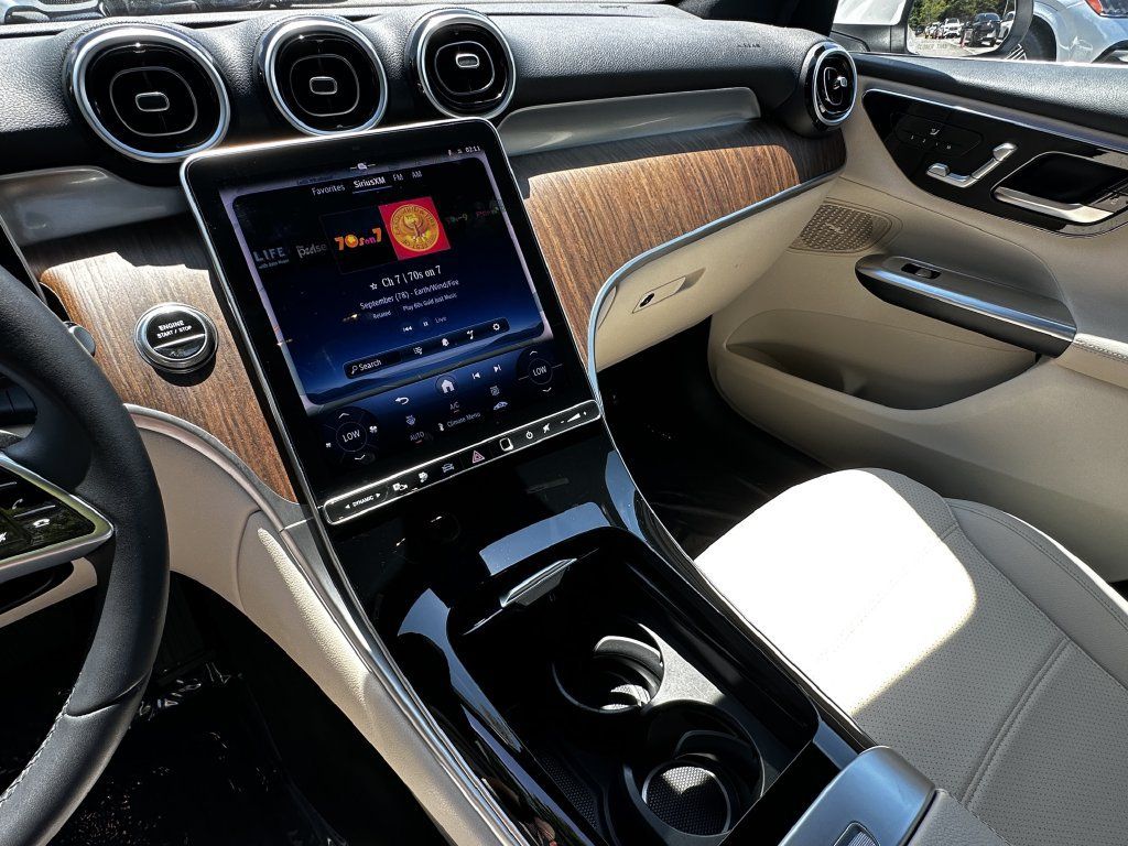 Certified 2025 Mercedes-Benz GLC 350e 4MATIC image 31