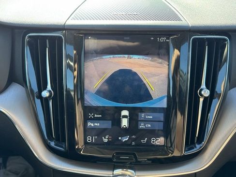 Used 2020 Volvo XC60 T5 Momentum w/ Protection Package image 19