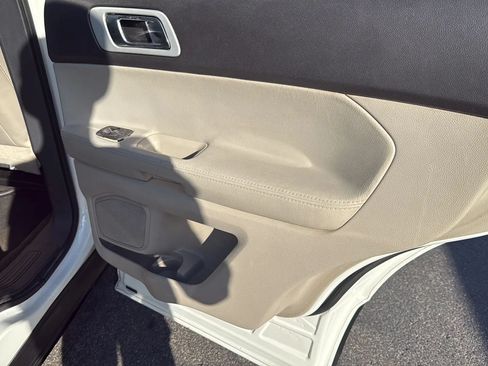 Used 2012 Ford Explorer XLT AWD/4WD image 11