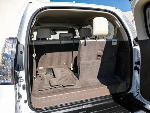 Used 2015 Lexus GX 460 w/ Premium Package image 49