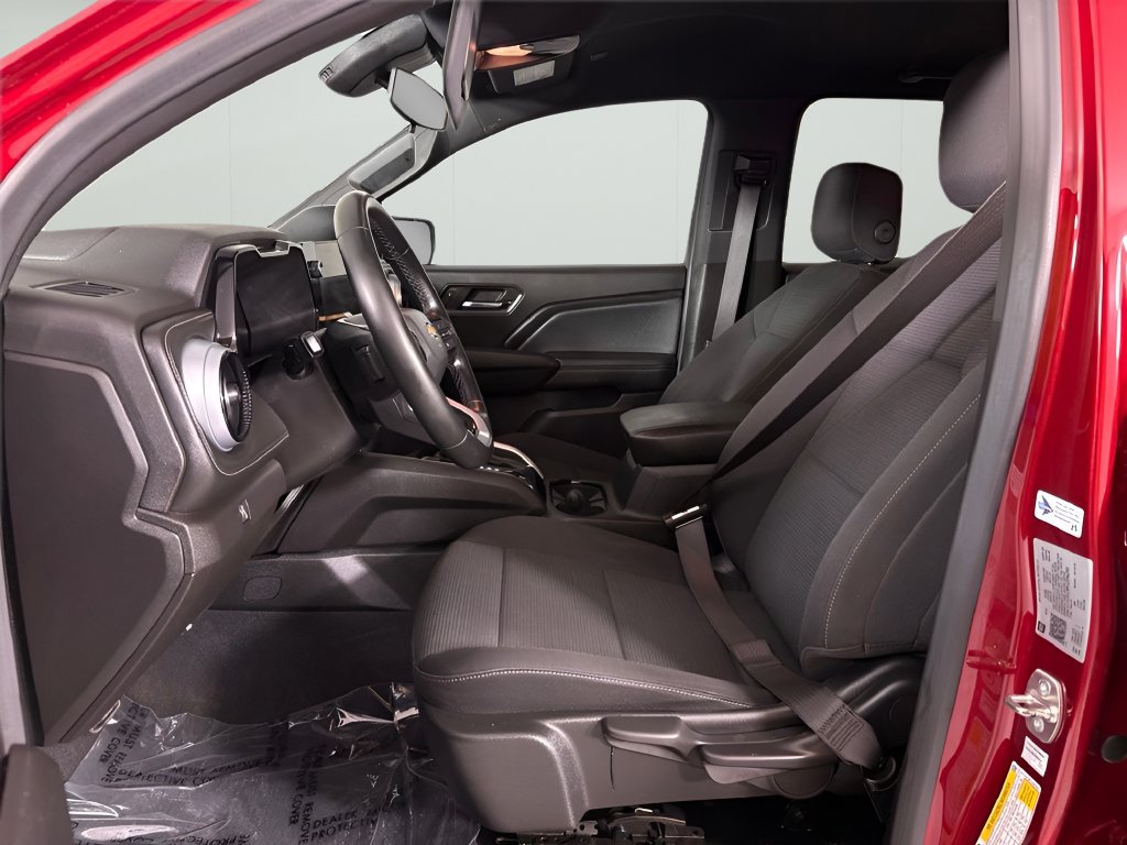 Used 2024 Chevrolet Colorado LT AWD/4WD image 12