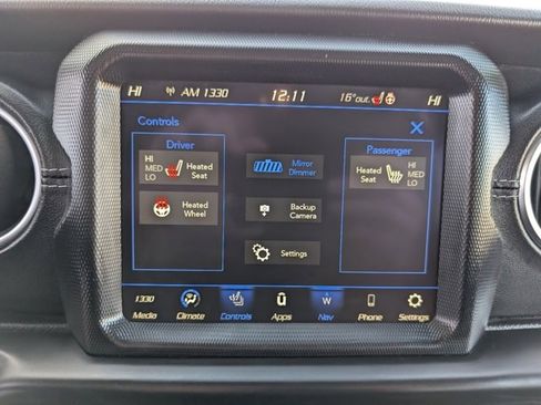 Used 2020 Jeep Wrangler Unlimited Sahara image 18