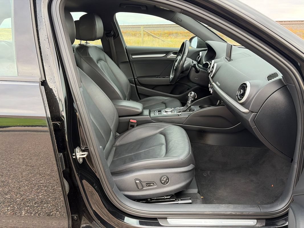 Used 2017 Audi A3 e-tron Premium FWD image 20