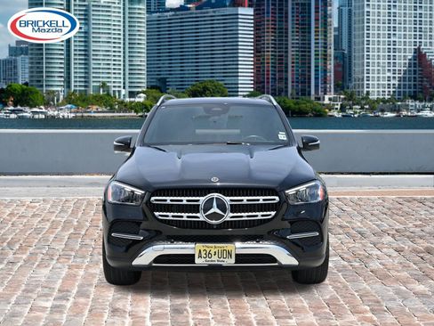 Used 2024 Mercedes-Benz GLE 450e 4MATIC image 2