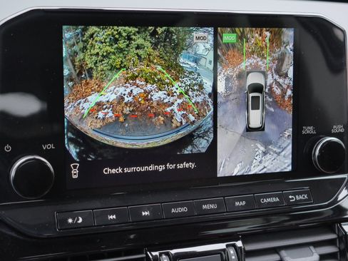 Certified 2025 Nissan Pathfinder Platinum w/ Cargo Package AWD/4WD image 14